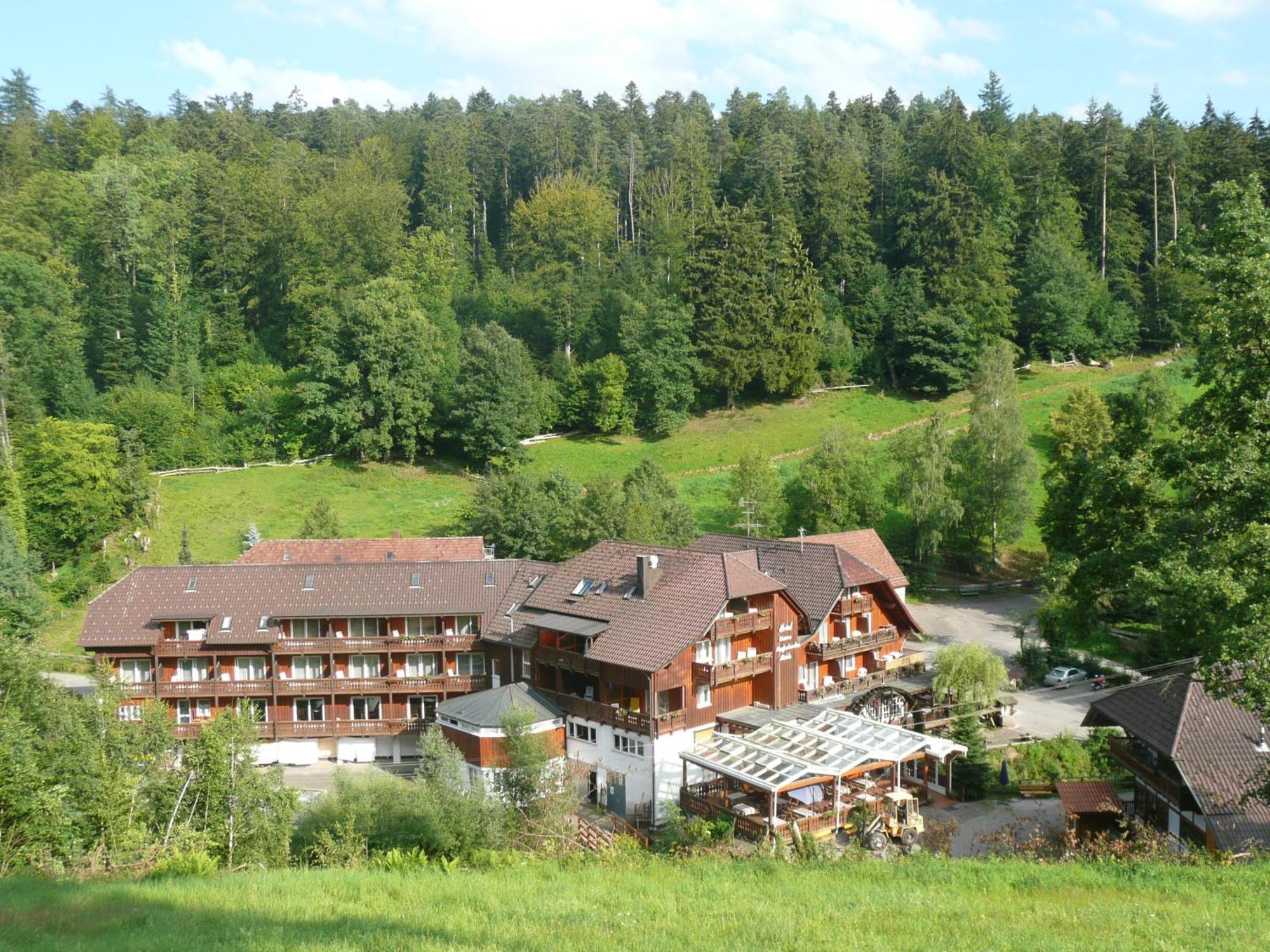 Landhotel Untere Kapfenhardter Muehle Unterreichenbach Exterior foto